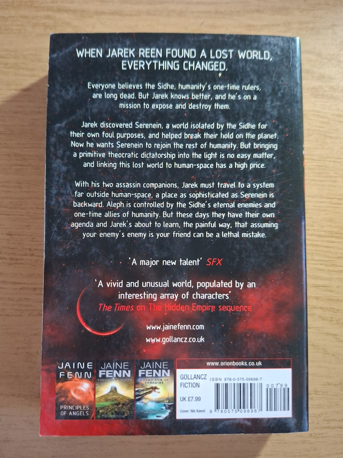 Bringer of Light – Jaine Fenn (Second Hand Book)