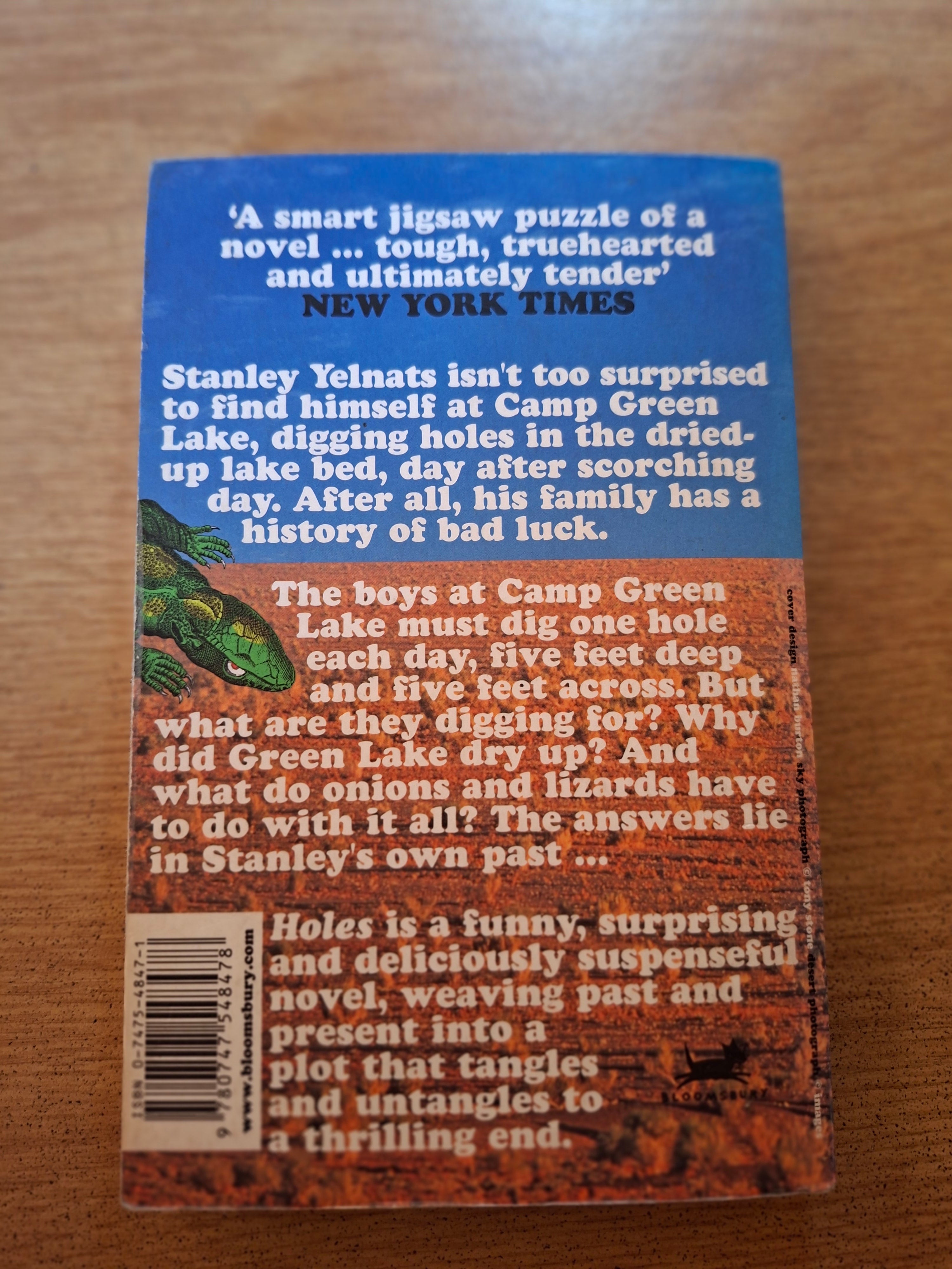 Holes – Louis Sachar (Second-Hand)