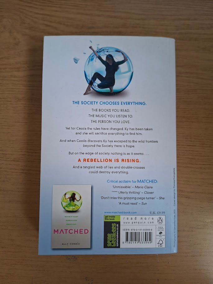 Crossed – Ally Condie (Matched Trilogy Book 2, 2011 Paperback, Second-Hand Book)